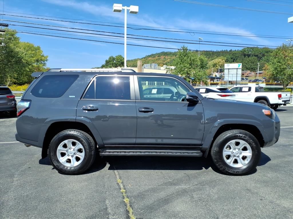 2024 Toyota 4Runner SR5 Premium photo 3