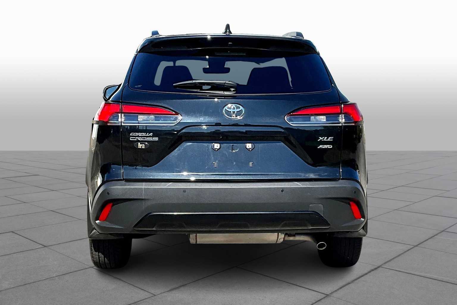 2022 Toyota Corolla Cross XLE photo 4