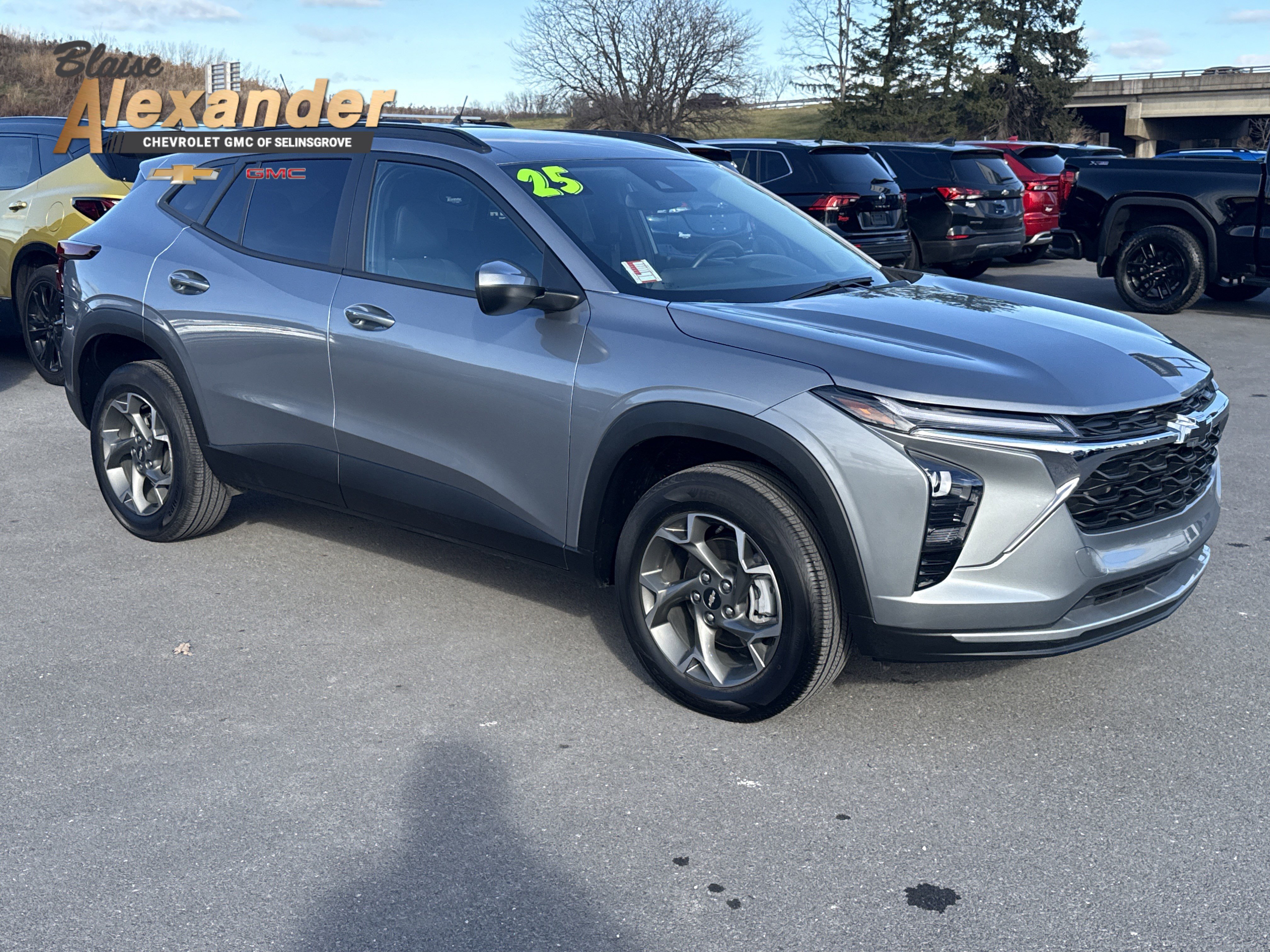 2025 Chevrolet Trax LT's photo