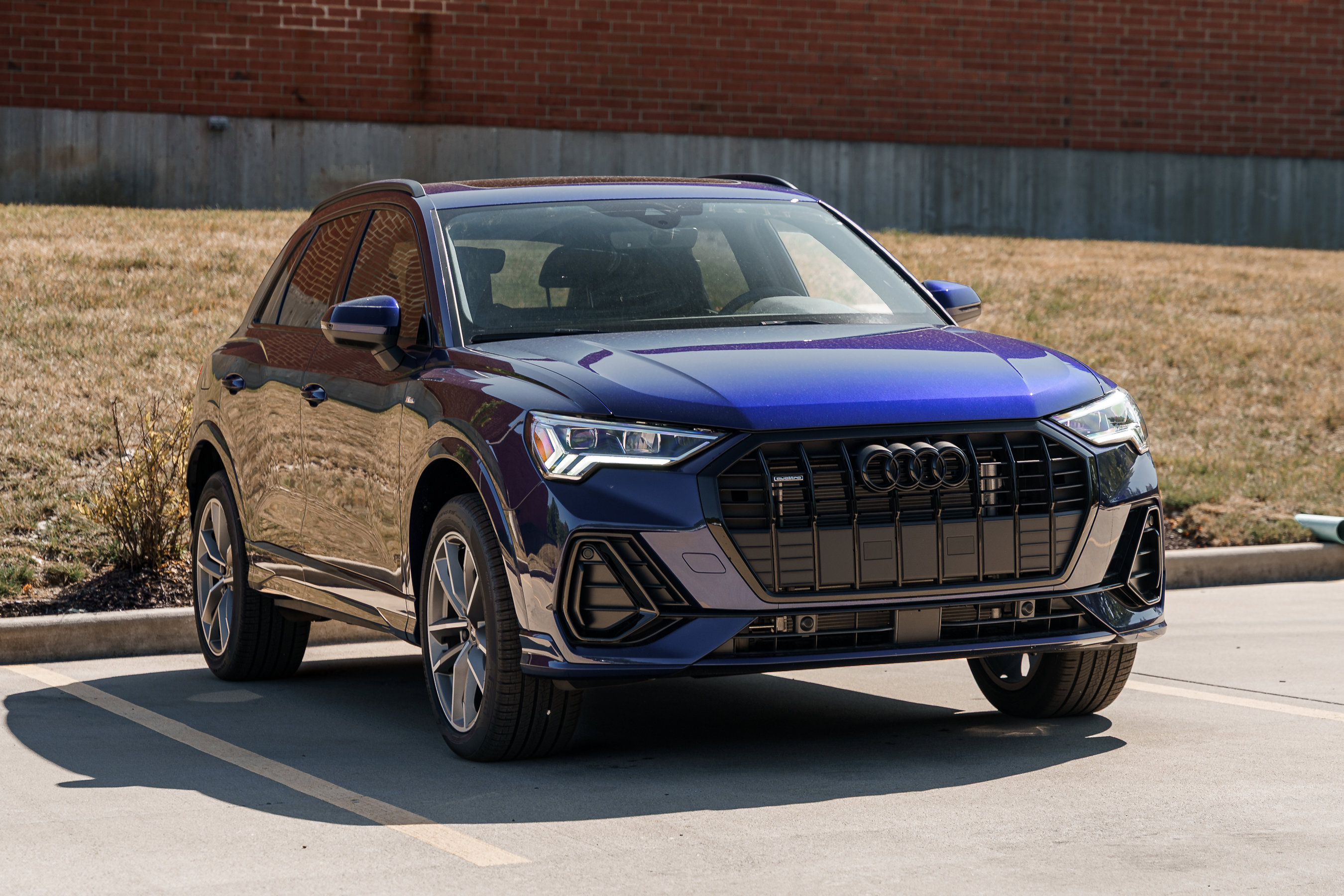 2025 Audi Q3 S line Premium photo 2
