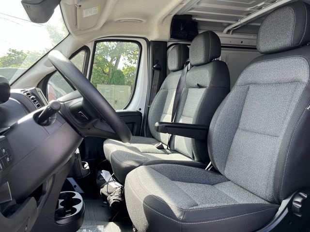 2025 Ram ProMaster 1500 Tradesman photo 4