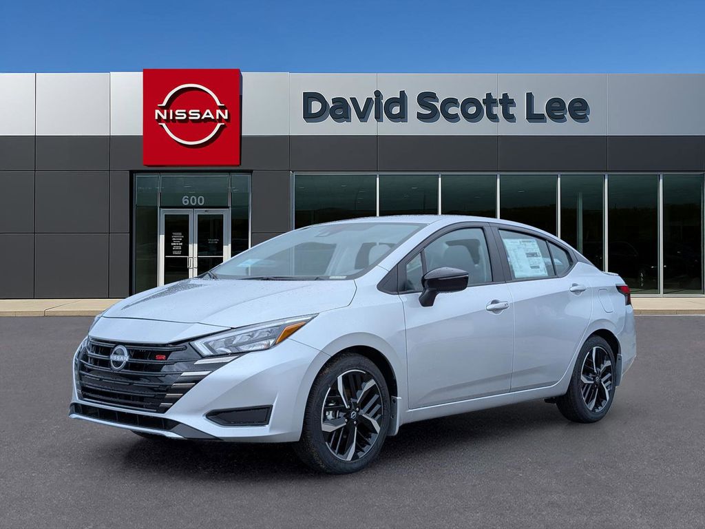 2025 Nissan Versa Sedan SR's photo