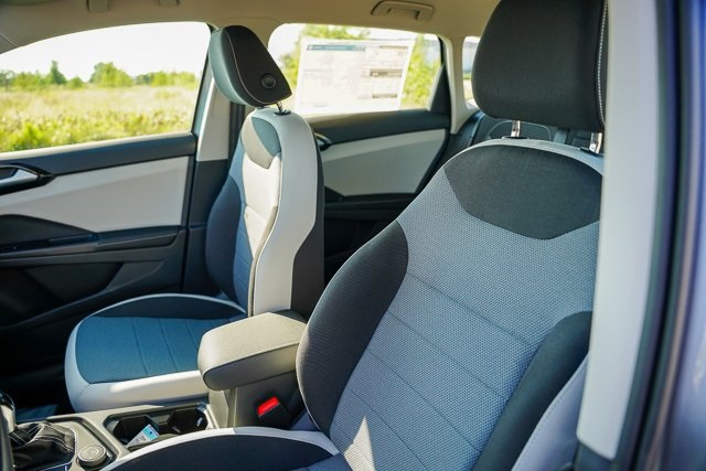 2025 Volkswagen Taos S photo 4
