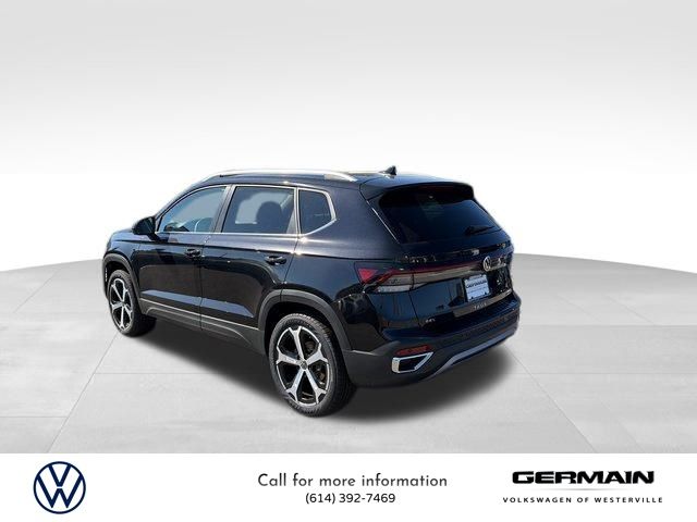 2025 Volkswagen Taos SEL photo 4