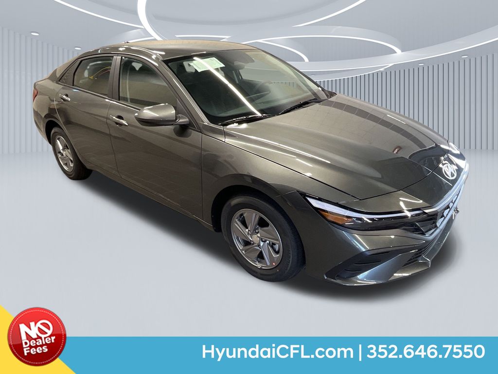 2026 Hyundai Elantra SE's photo