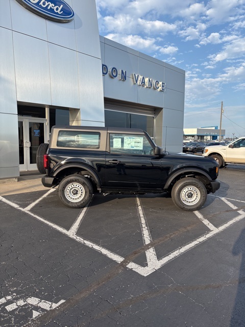 2025 Ford Bronco Base photo 2