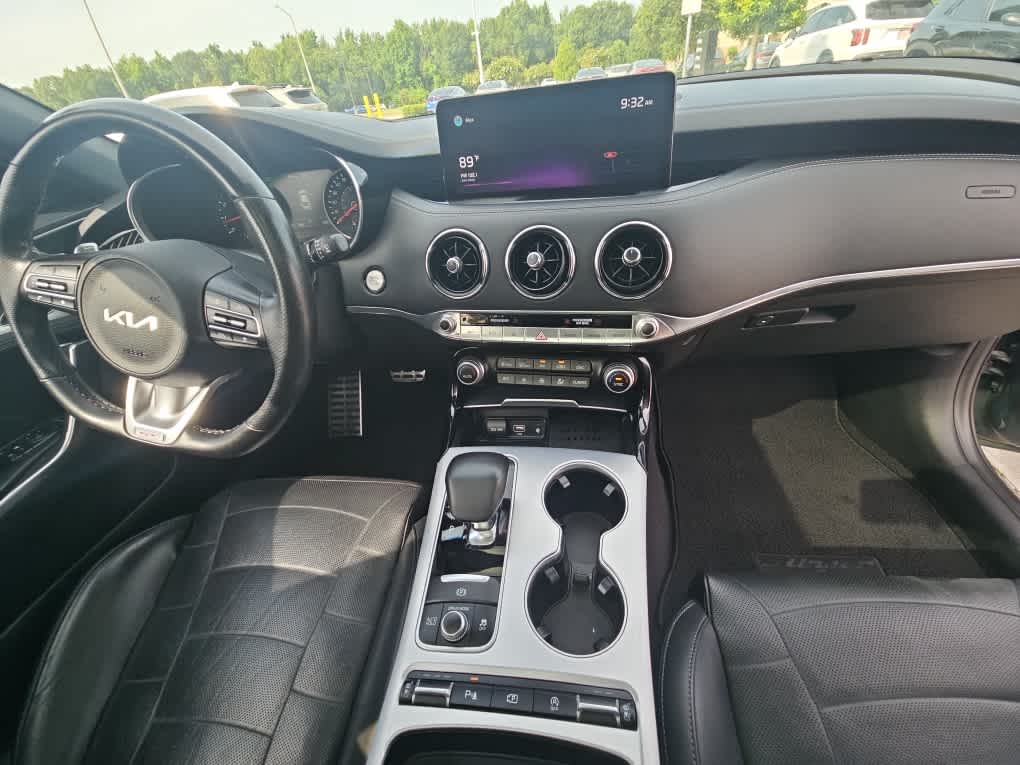 2022 Kia Stinger GT2 photo 14