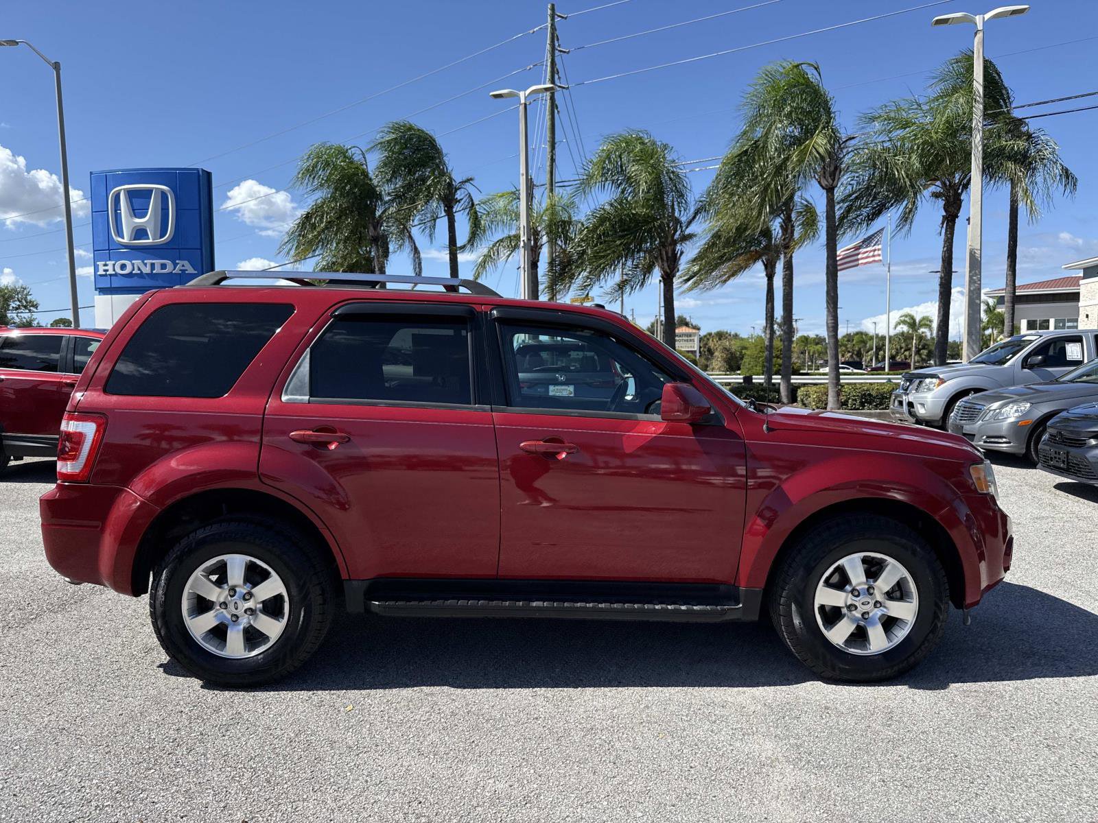2011 Ford Escape Limited photo 2