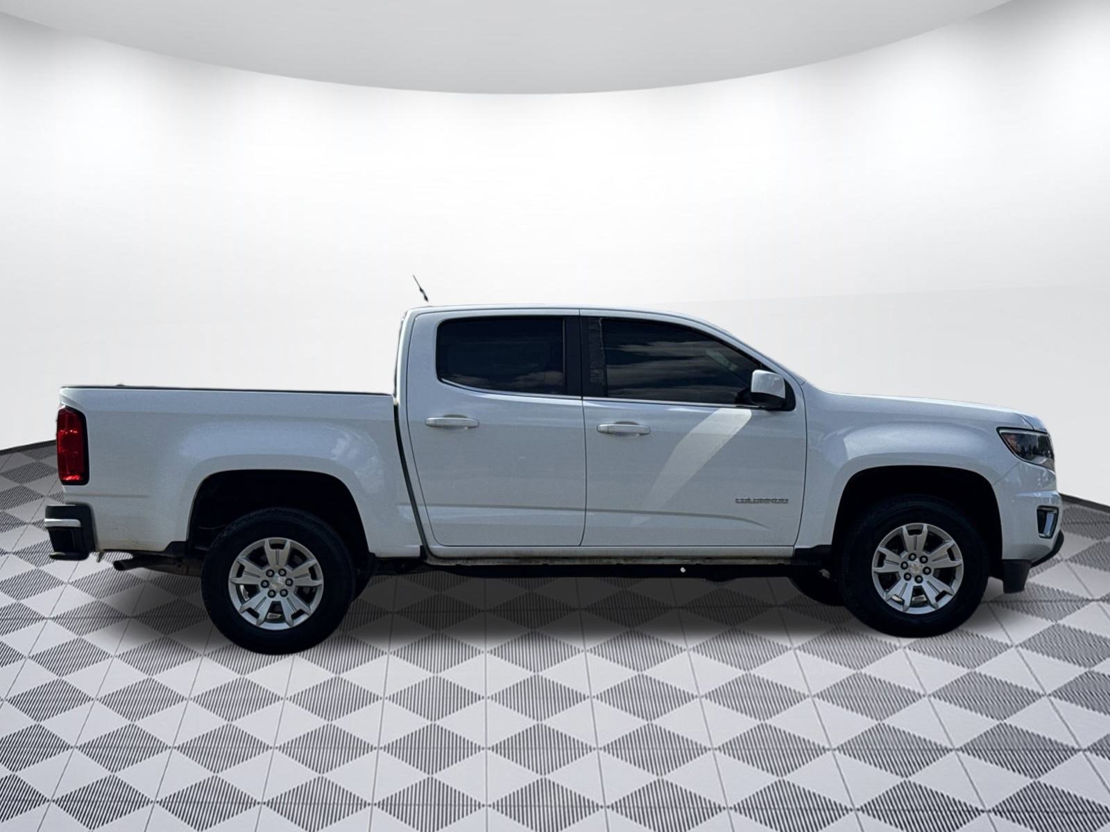 2017 Chevrolet Colorado LT photo 8