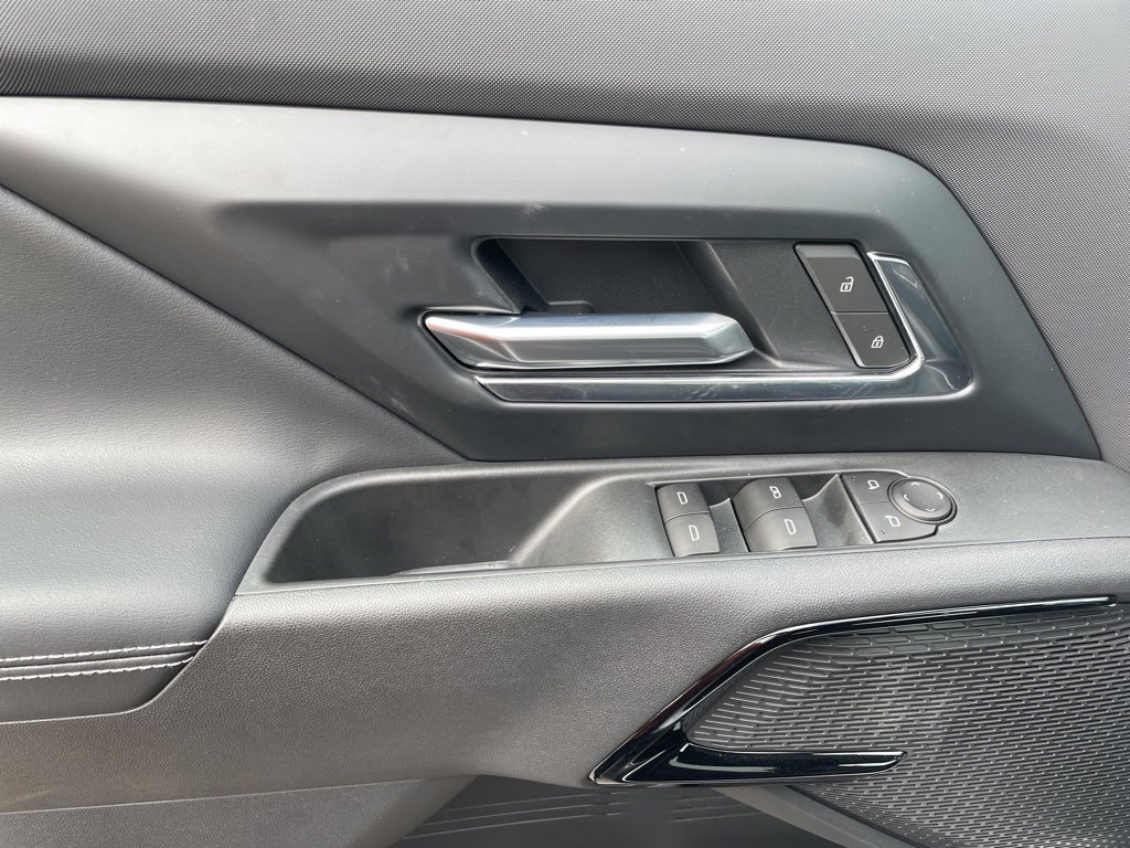 2026 Chevrolet Silverado EV LT photo 13