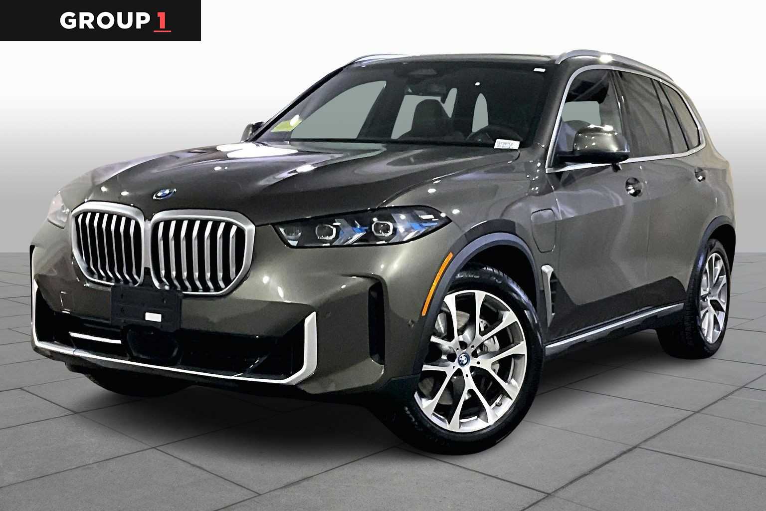 2025 BMW X5 50e's photo