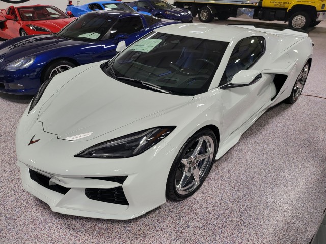 2026 Chevrolet Corvette E-Ray 3LZ photo 3