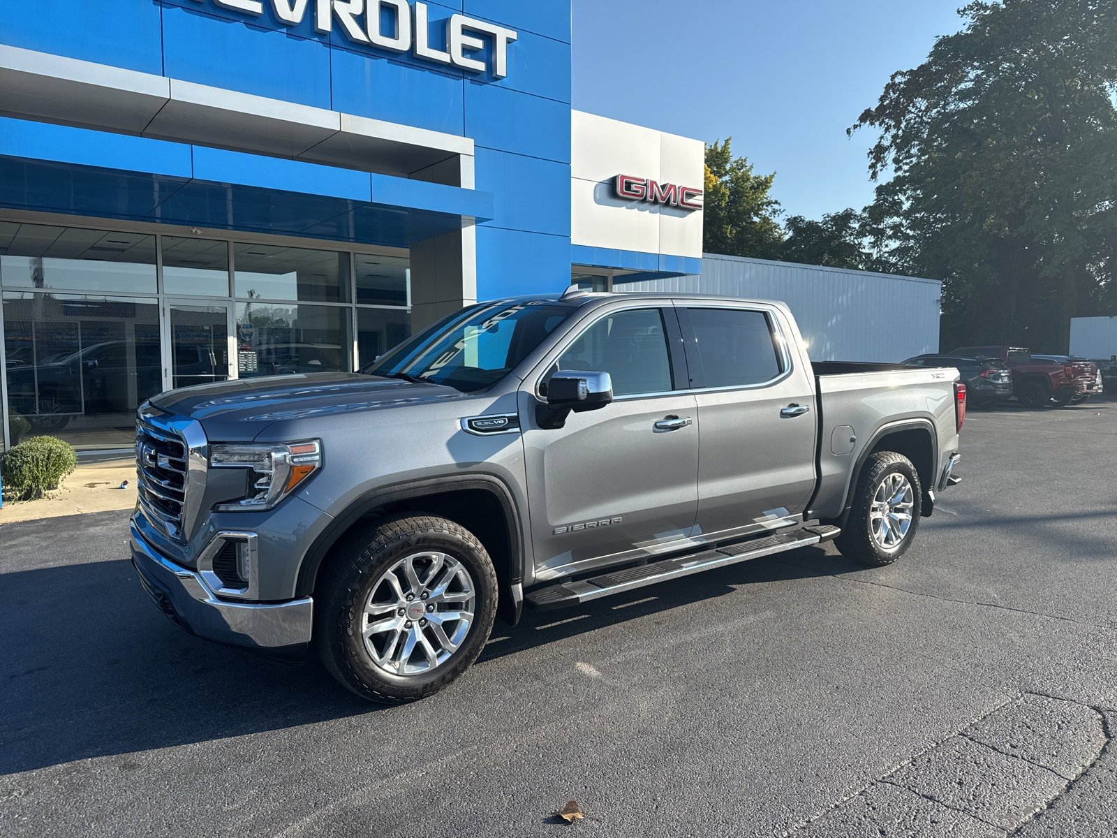 2021 Gmc Sierra 1500 SLT photo 2