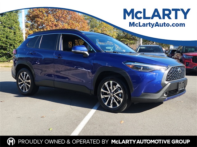 2024 Toyota Corolla Cross XLE's photo