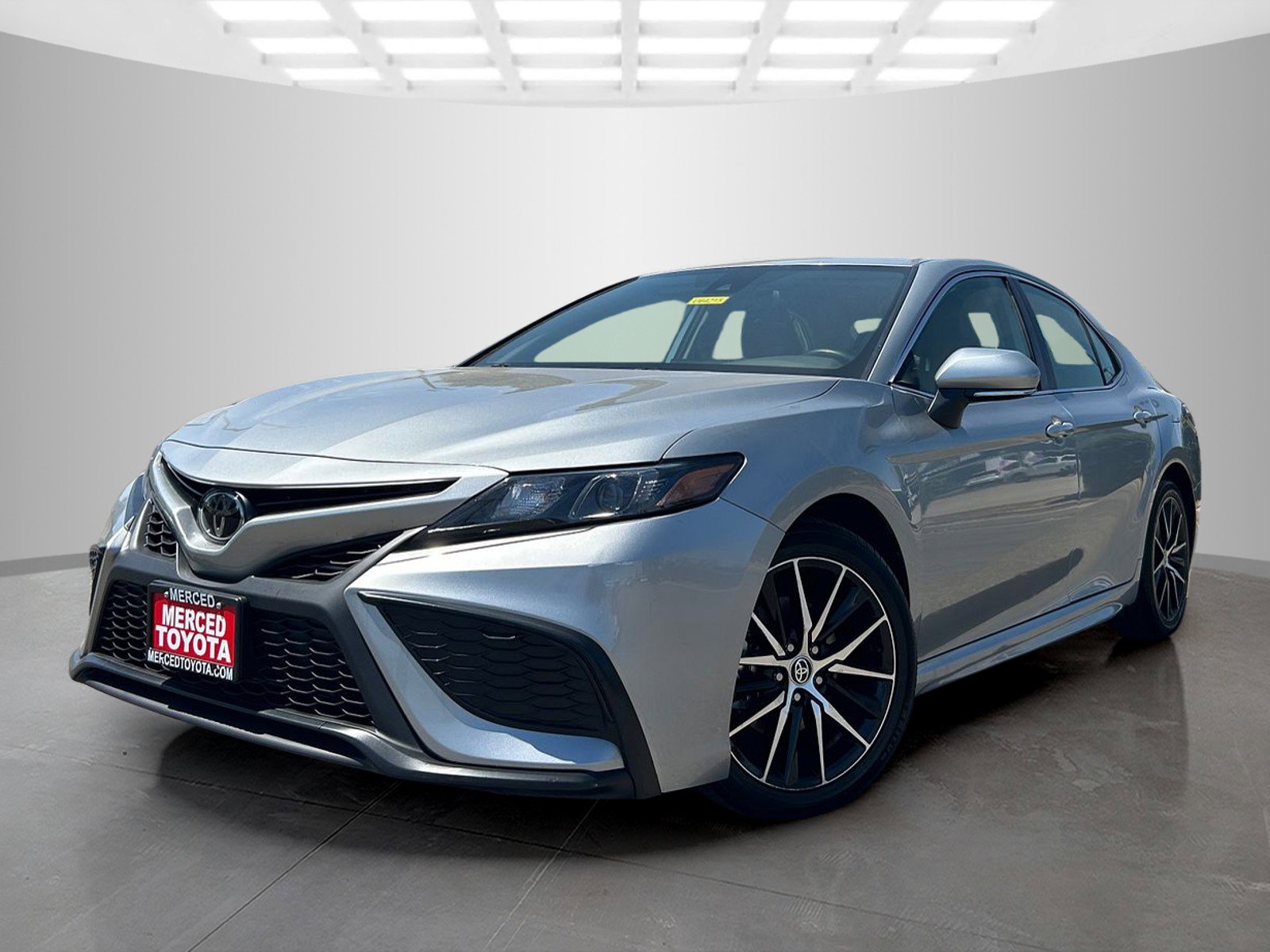2023 Toyota Camry SE photo 7