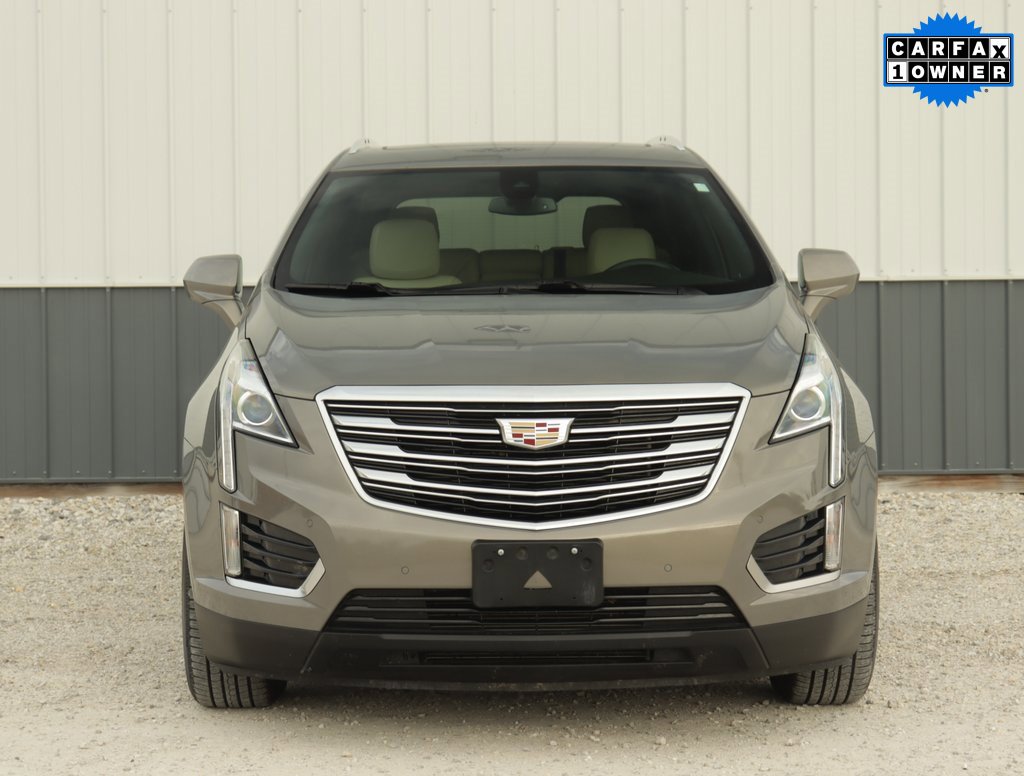 2018 Cadillac XT5 Luxury photo 2