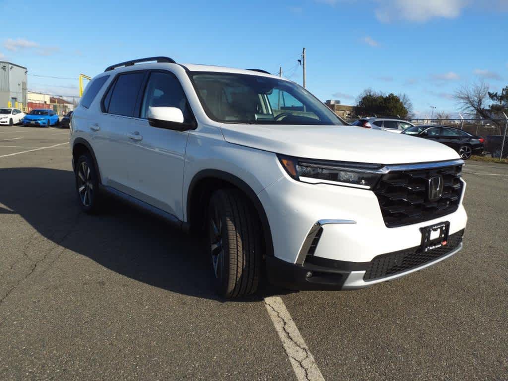 2025 Honda Pilot Touring photo 2