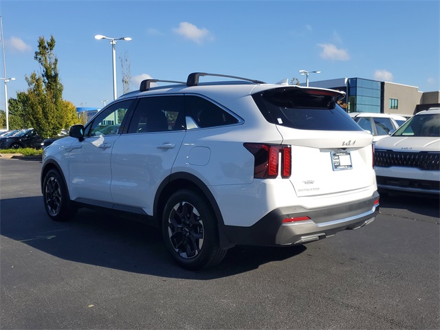2025 Kia Sorento S photo 5