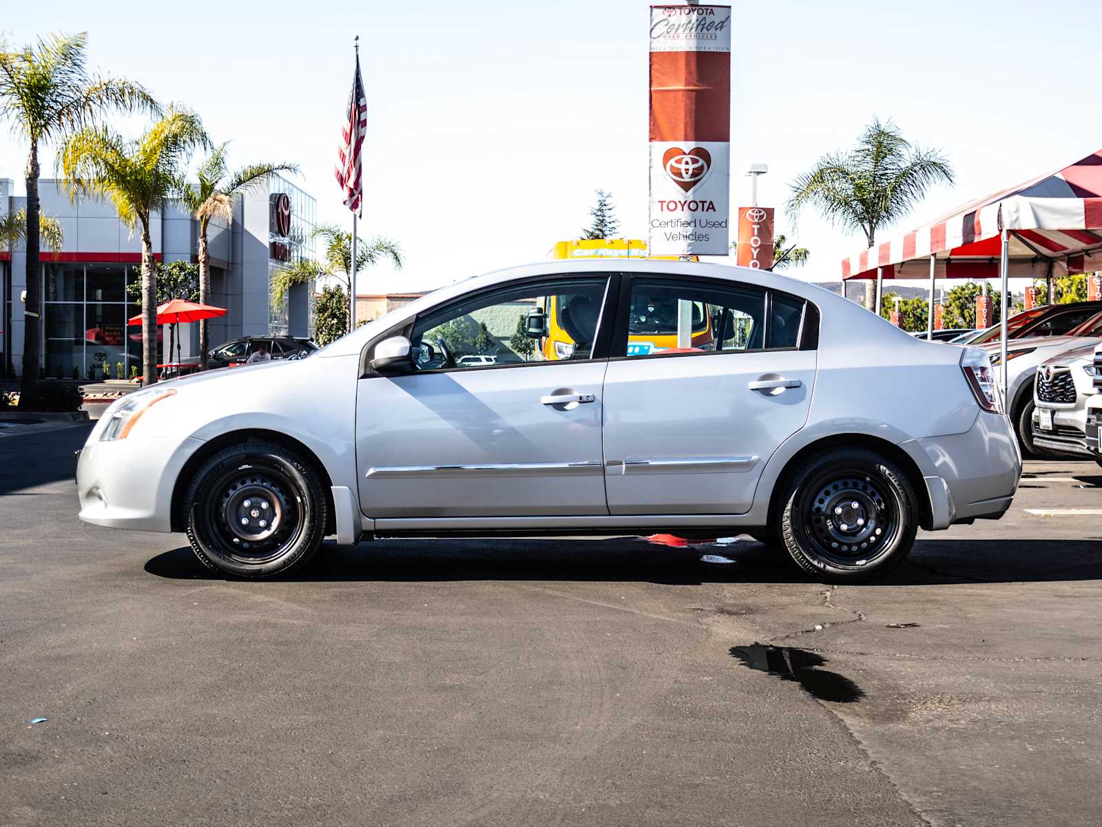 2010 Nissan Sentra 2.0 S photo 3