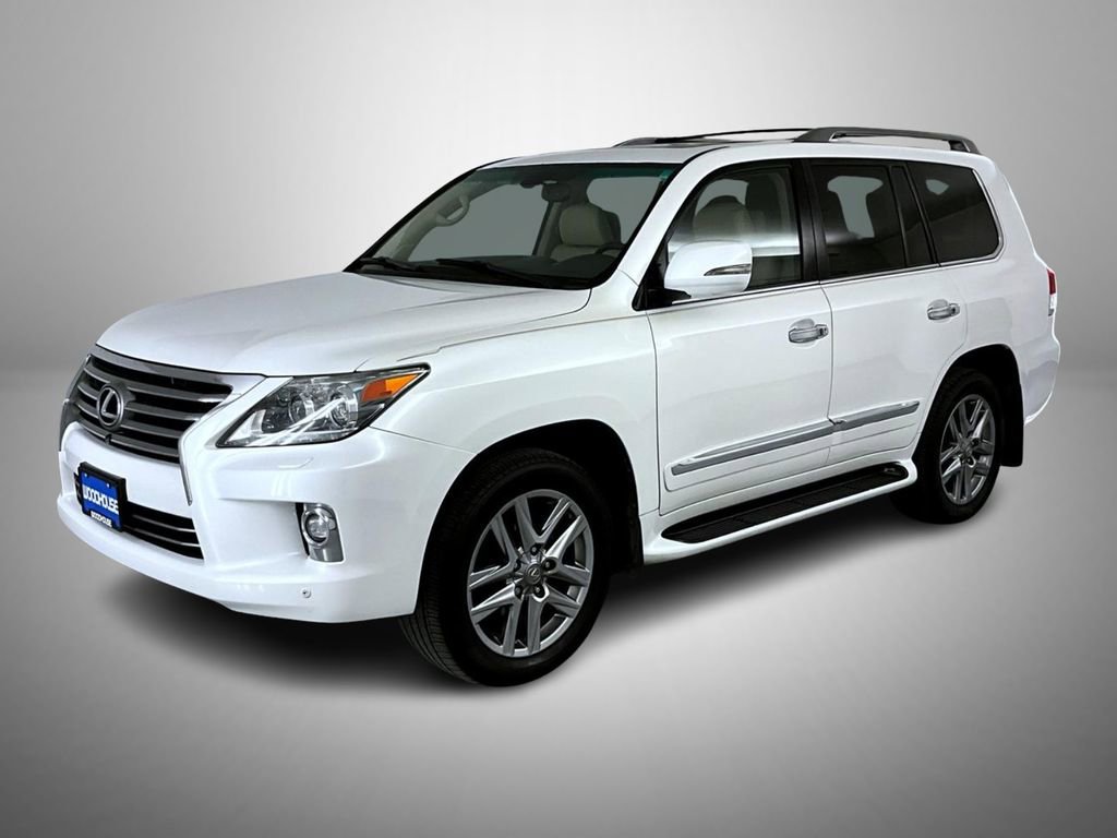 2014 Lexus LX 570's photo
