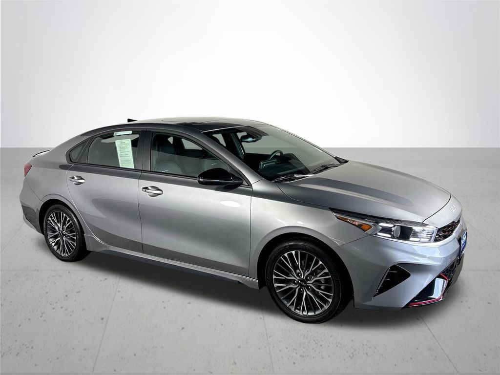 2024 Kia Forte GT-Line photo 4