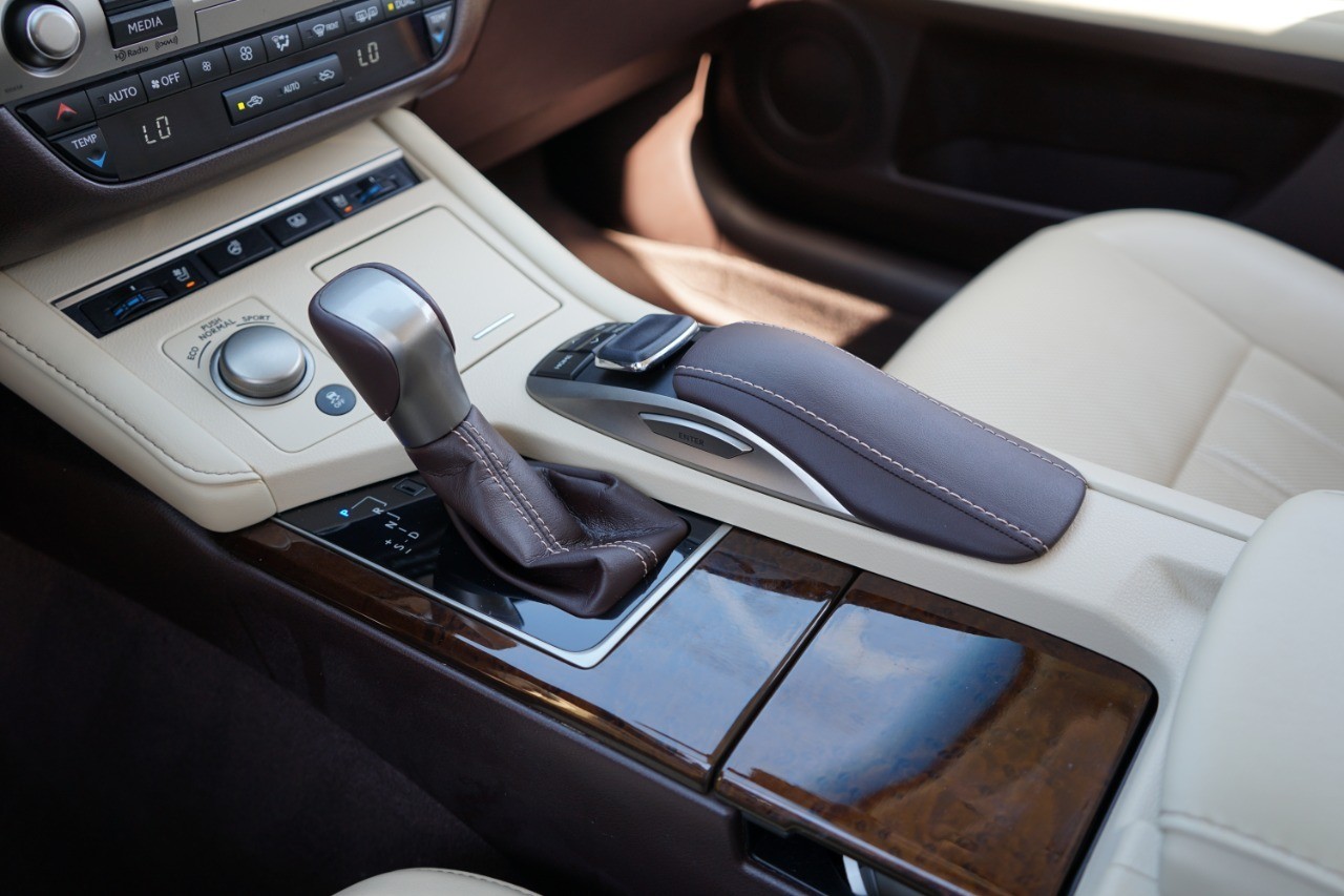 2017 Lexus ES 350 photo 20