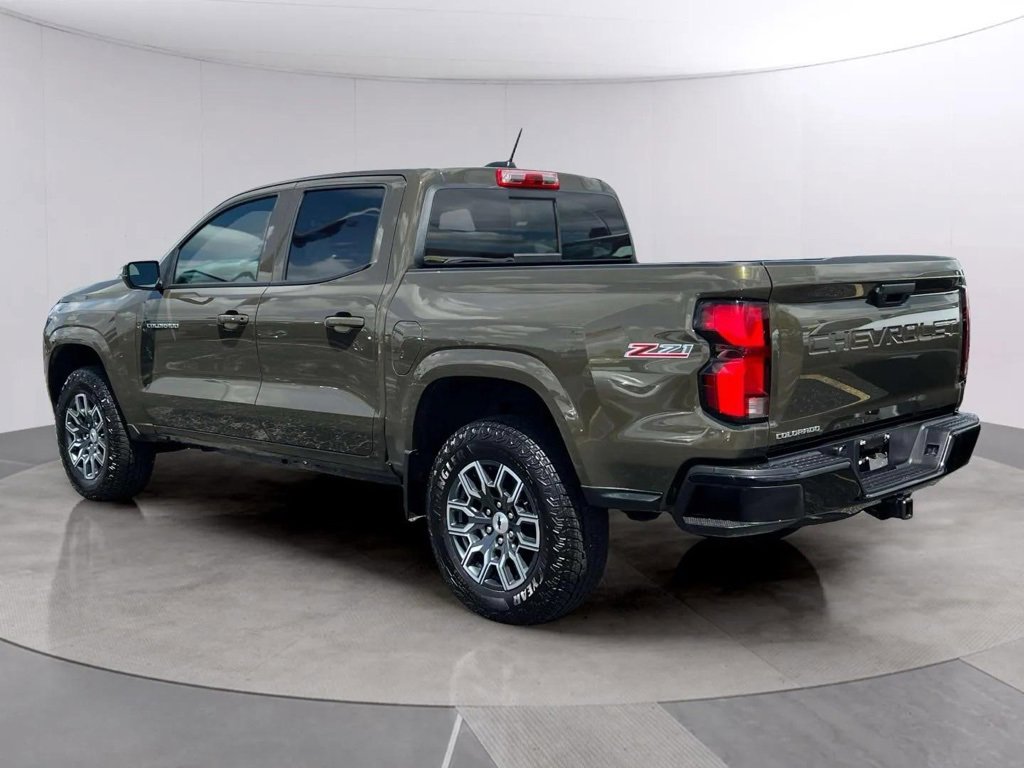 2024 Chevrolet Colorado Z71 photo 3