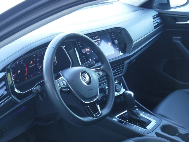 2020 Volkswagen Jetta SEL photo 12