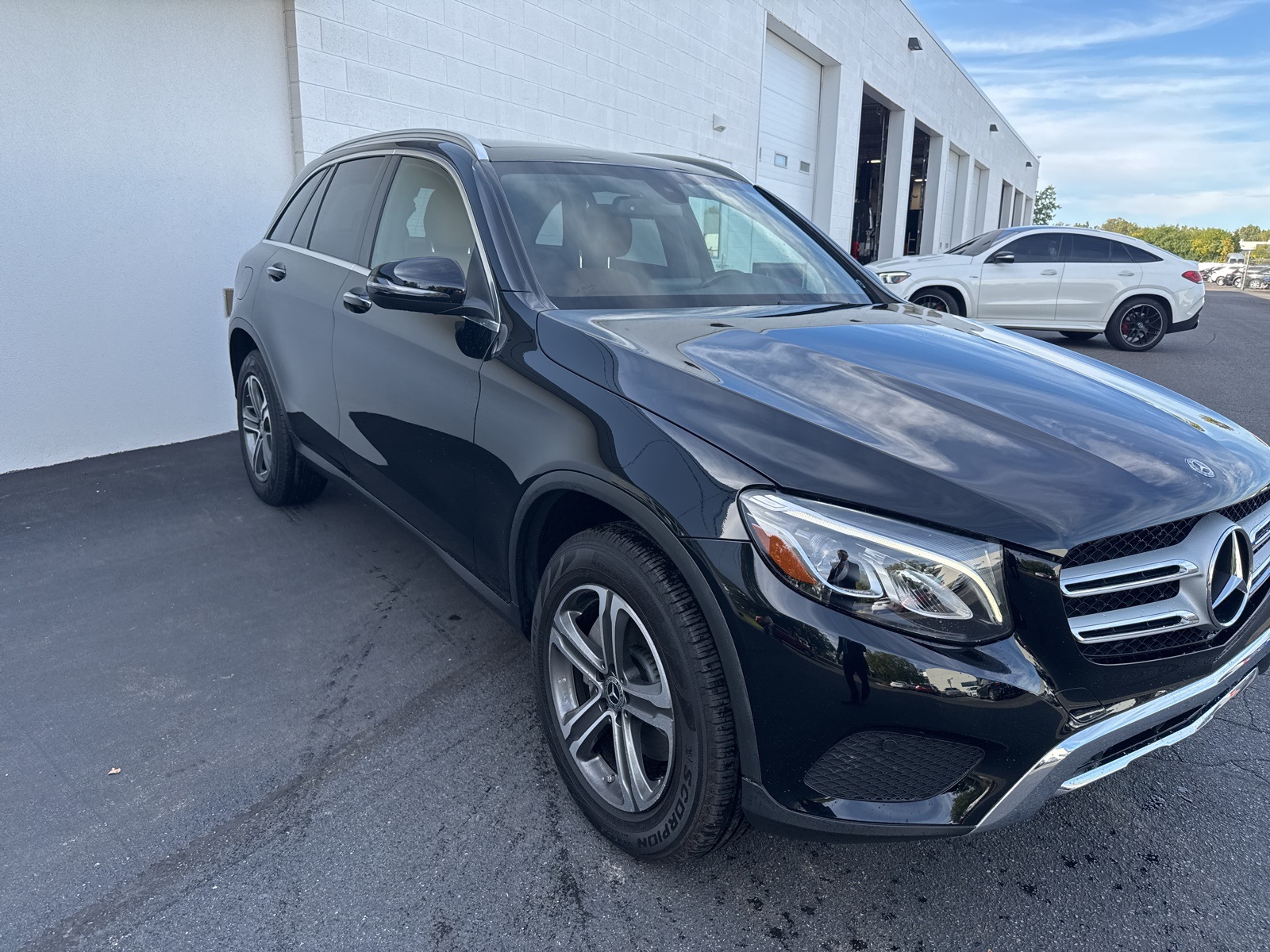 2019 Mercedes Benz GLC 300 4MATIC photo 4