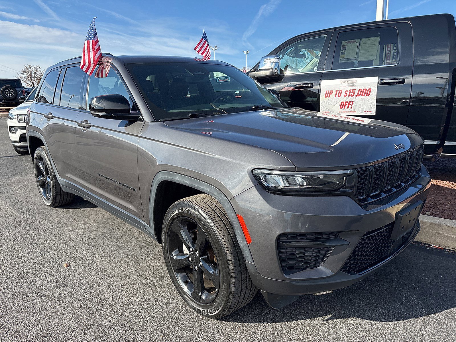 2022 Jeep Grand Cherokee Altitude photo 2