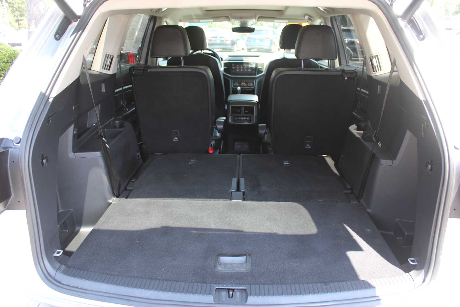 2018 Volkswagen Atlas V6 SEL photo 8