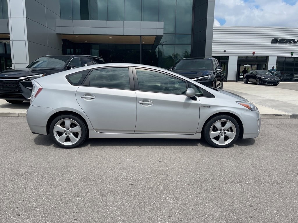 2011 Toyota Prius V photo 2