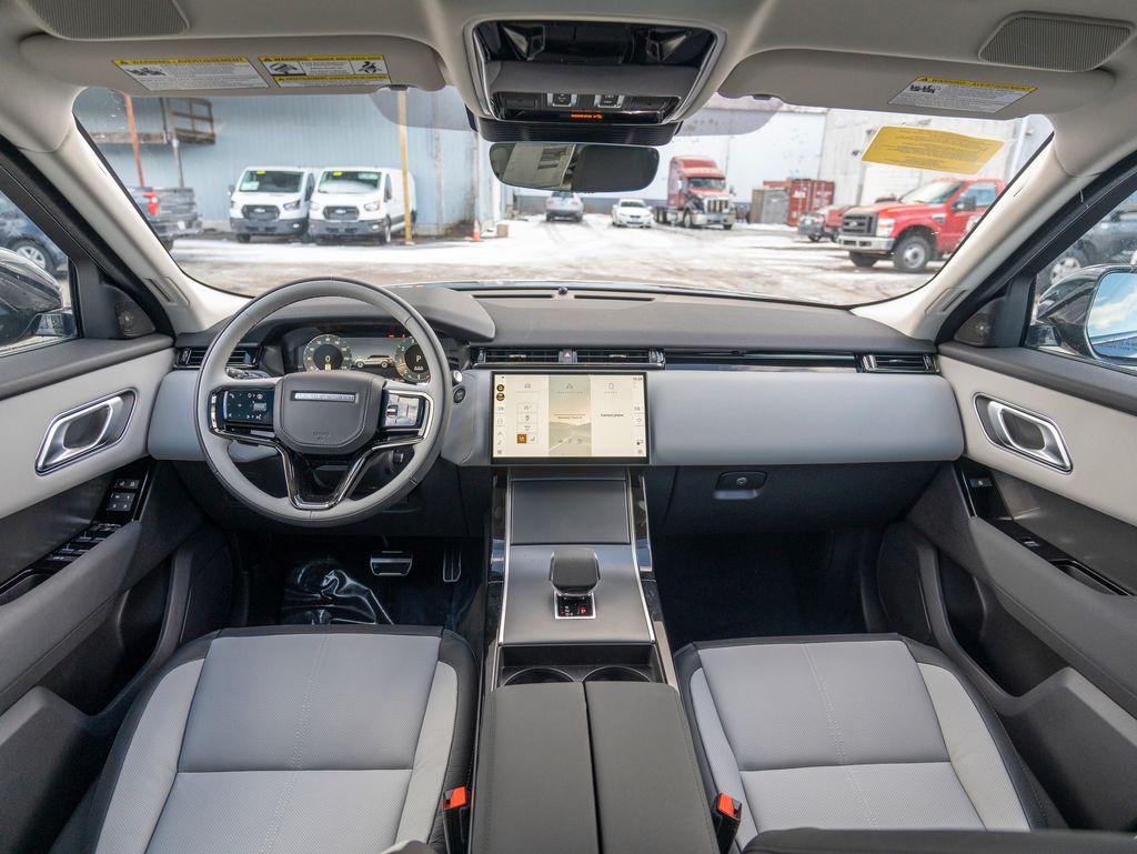 2025 Land Rover Range Rover Velar SE photo 16