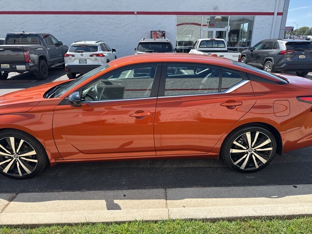 2022 Nissan Altima 2.5 SR photo 4