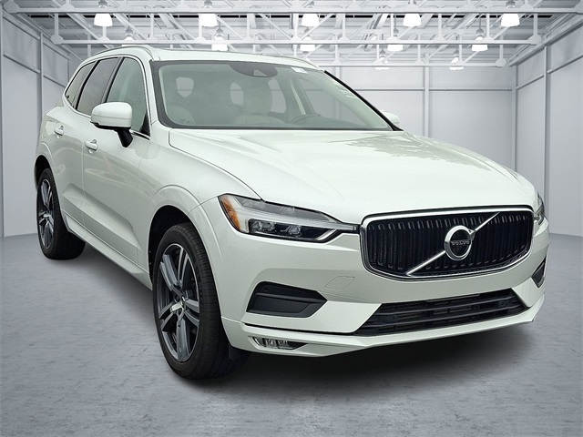 2021 Volvo XC60 T5 Momentum photo 3