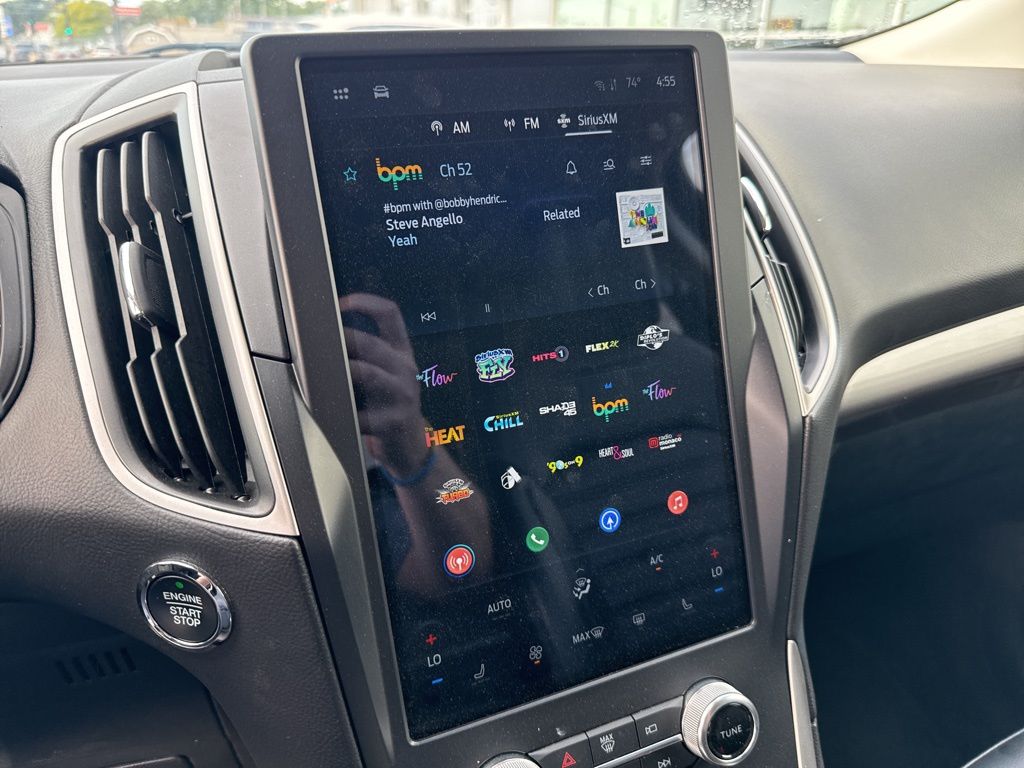 2024 Ford Edge SEL photo 24
