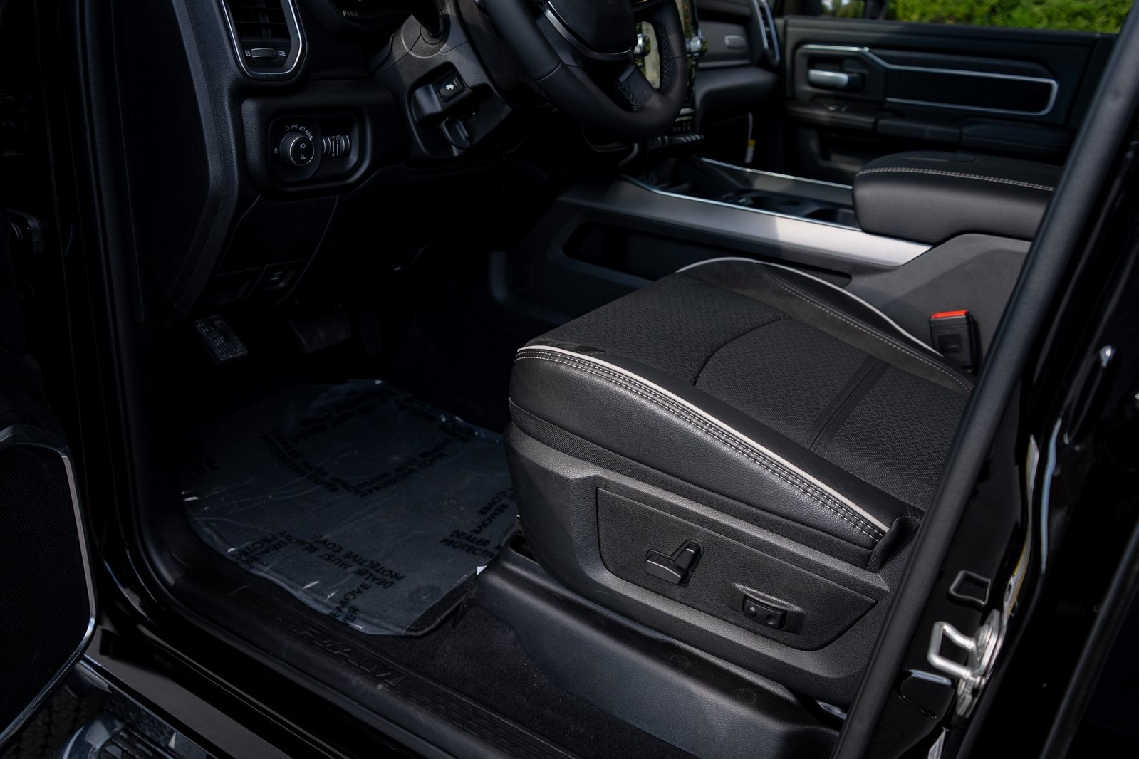 2026 Ram 2500 Laramie photo 17