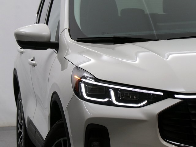 2025 Ford Escape Plug-In Hybrid photo 4