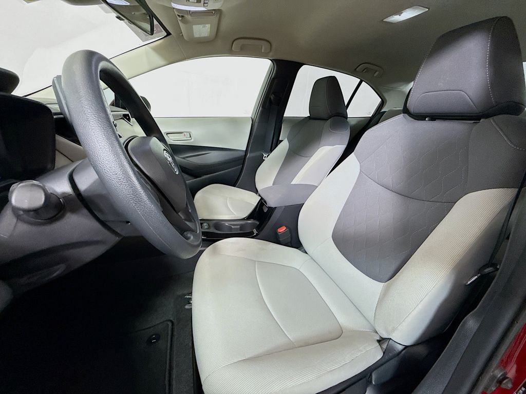 2022 Toyota Corolla LE photo 18