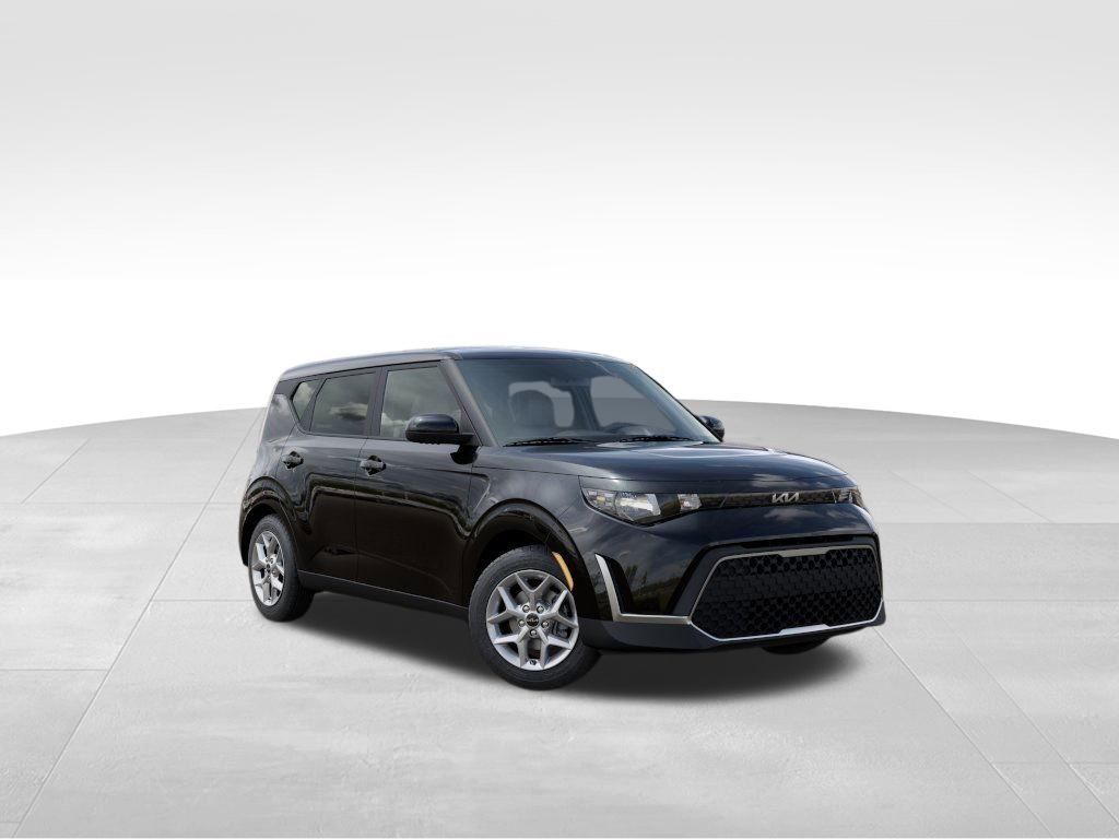 2025 Kia Soul LX photo 8