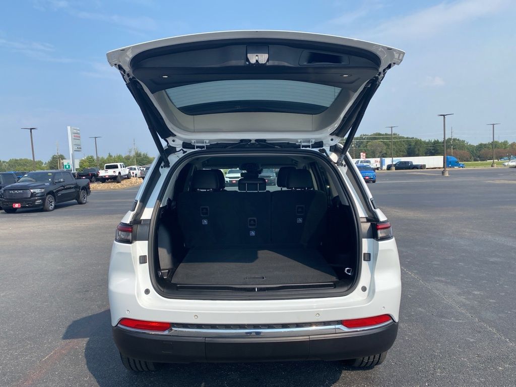 2023 Jeep Grand Cherokee Limited photo 40