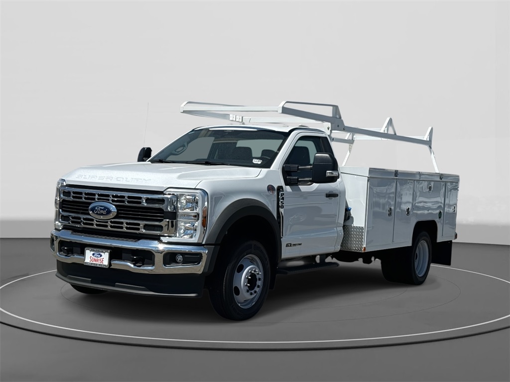 2024 Ford F-450 Super Duty Chassis Cab XL's photo