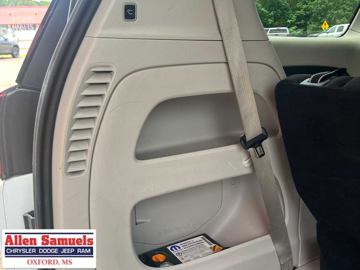 2023 Chrysler Voyager LX photo 27
