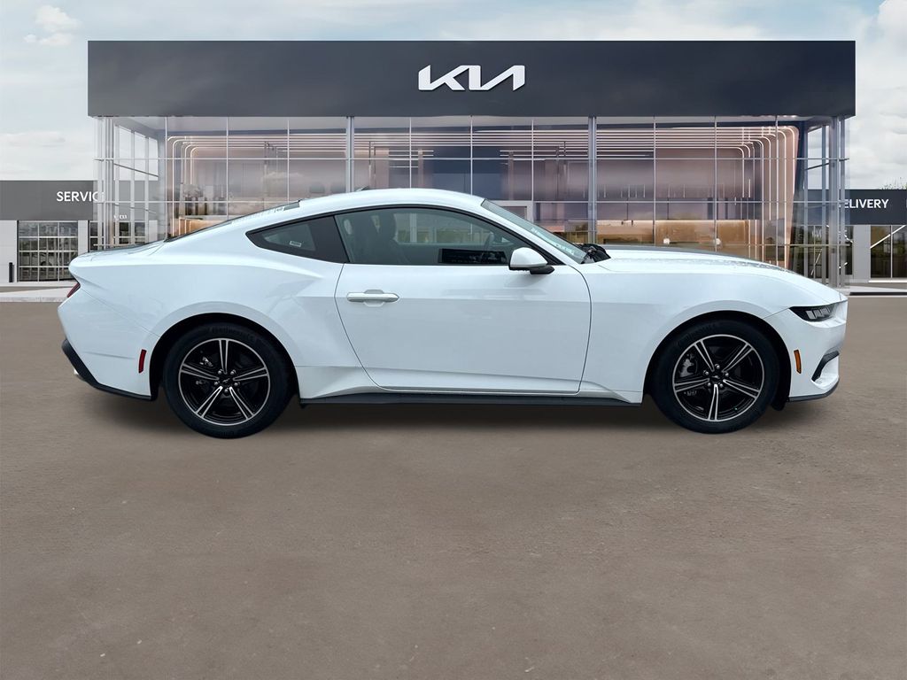 2024 Ford Mustang EcoBoost photo 2