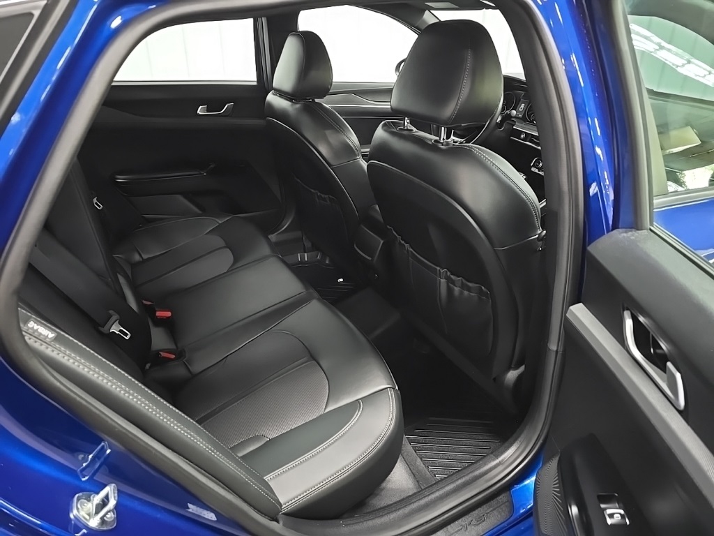 2023 Kia K5 GT-Line photo 17