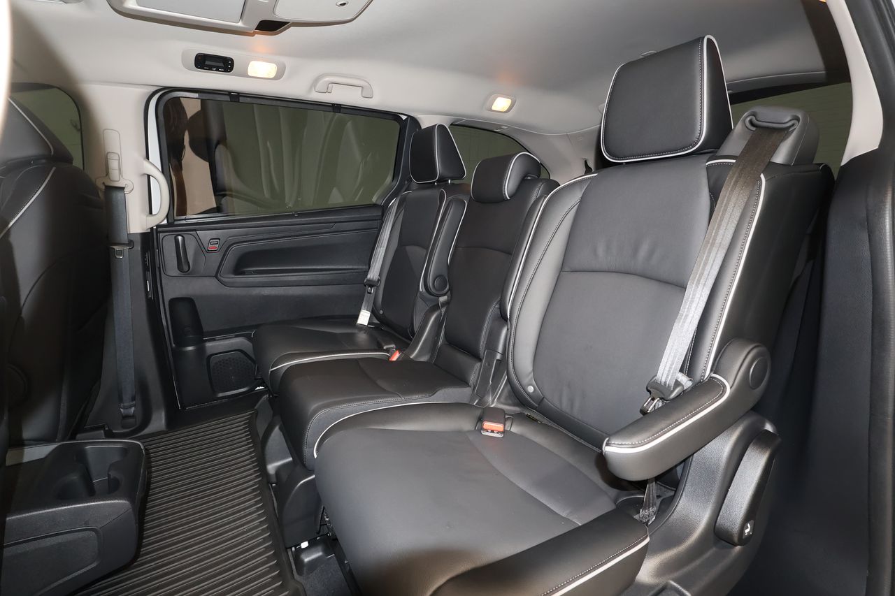 2025 Honda Odyssey Touring photo 19