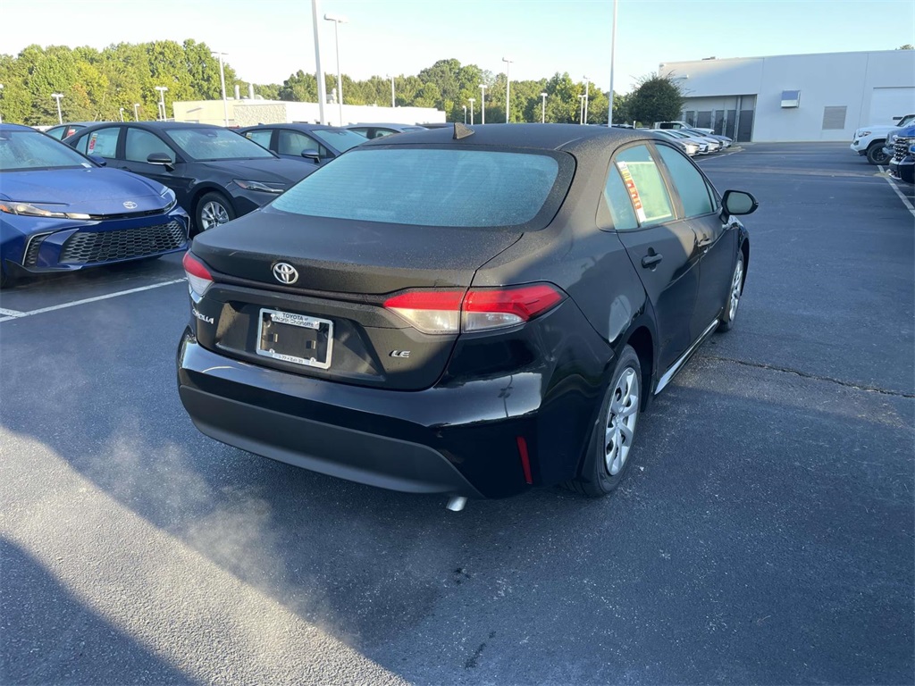 2025 Toyota Corolla LE photo 7