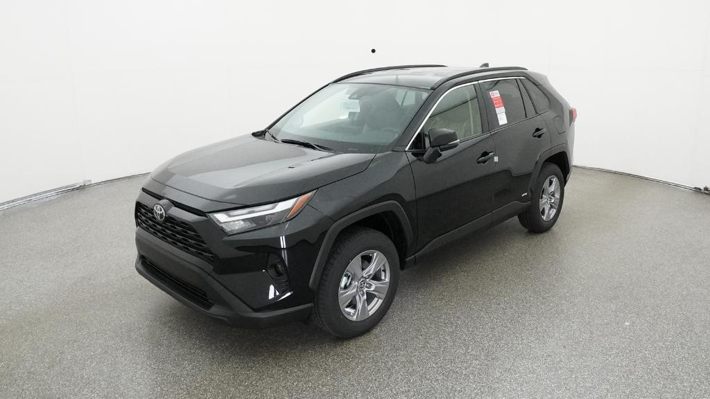 2025 Toyota RAV4 XLE's photo