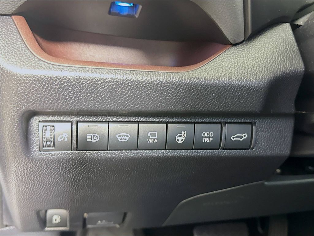 2024 Toyota RAV4 Hybrid Limited photo 8