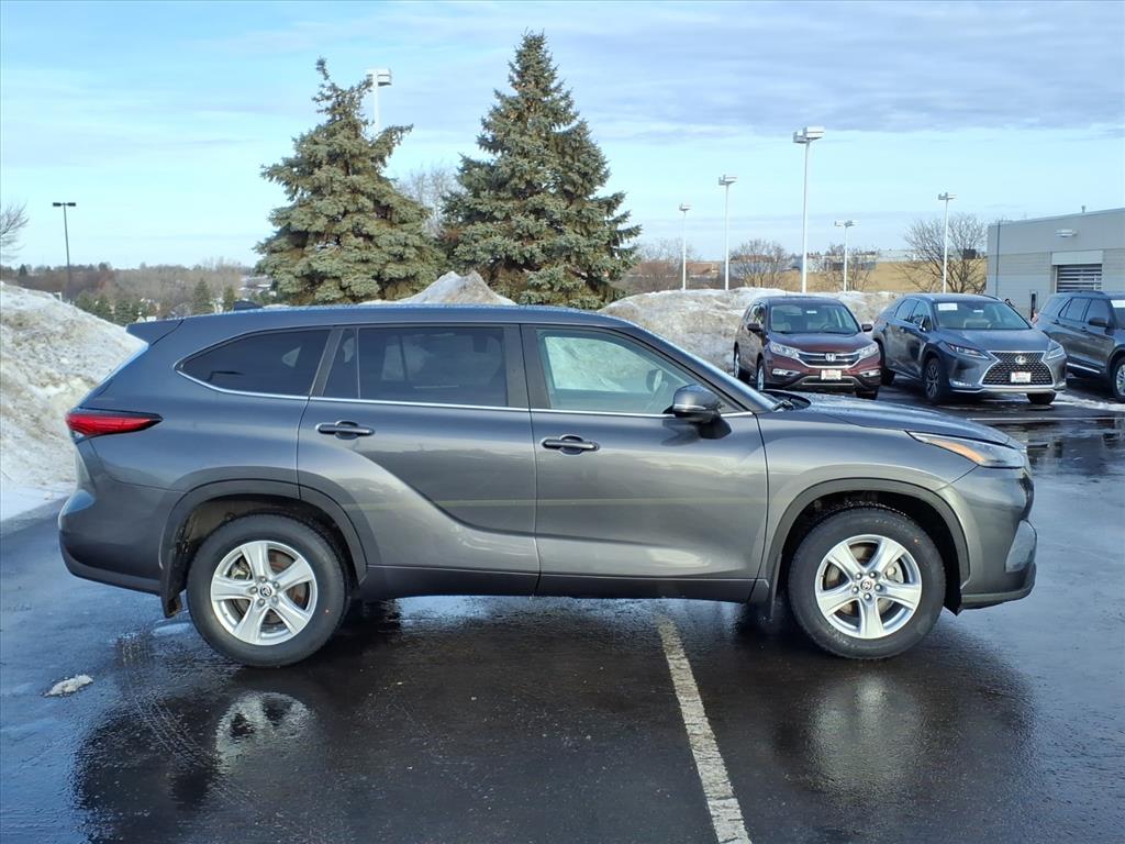 Used 2023 Toyota Highlander LE with VIN 5TDKDRBH9PS525246 for sale in Burnsville, Minnesota